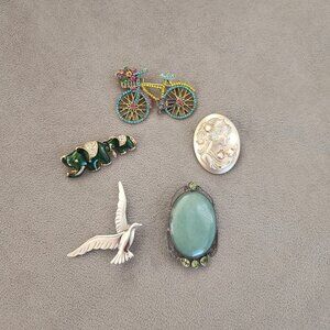 Brooches bundle